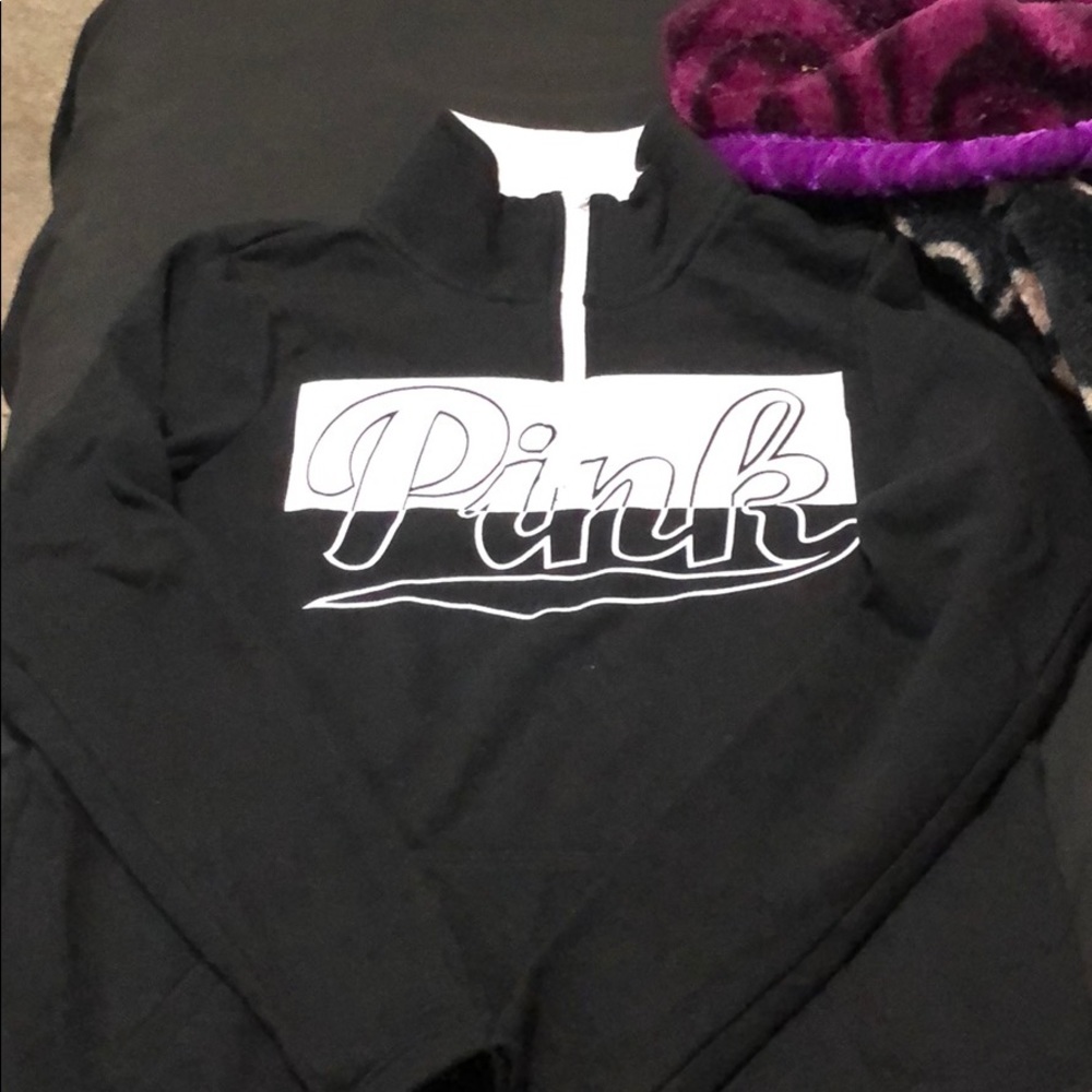 Pink sweater black and white !